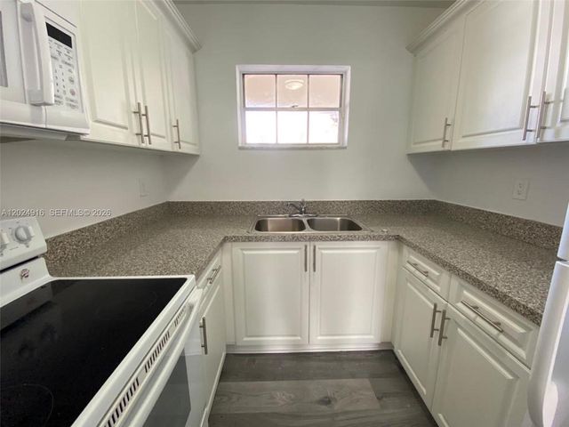 2460 Taylor St 1C, Hollywood, FL 33020