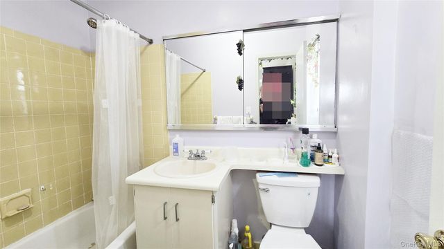 120-16 Cove Court 87A, College Point, NY 11356