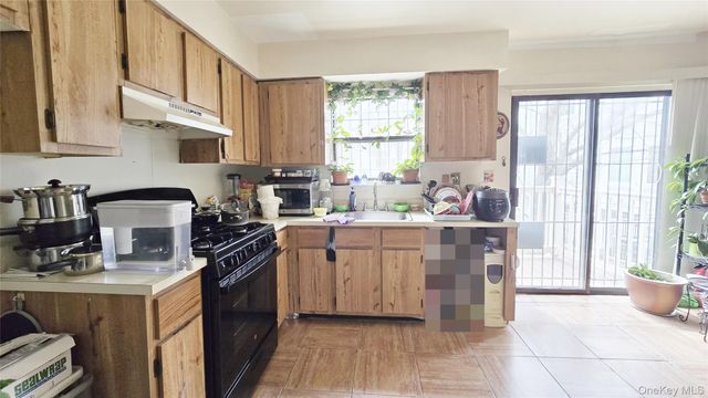 120-16 Cove Court 87A, College Point, NY 11356