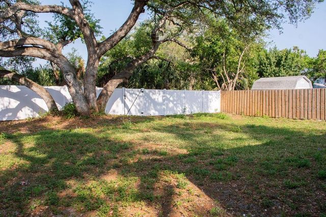 6813 S HIMES AVENUE, Tampa, FL 33611