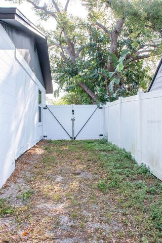 6813 S HIMES AVENUE, Tampa, FL 33611