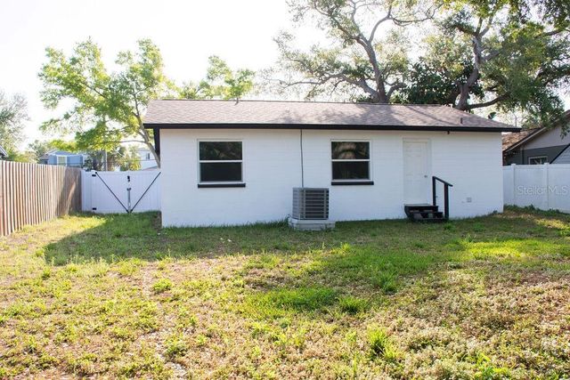 6813 S HIMES AVENUE, Tampa, FL 33611