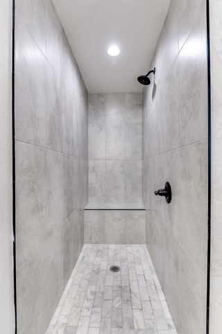 810 E Marvin Avenue, Waxahachie, TX 75165