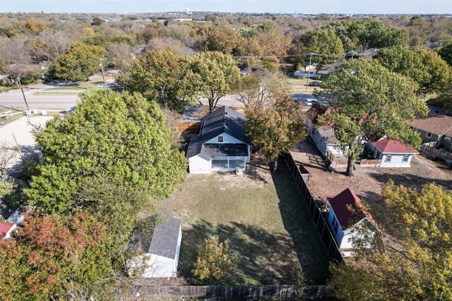 810 E Marvin Avenue, Waxahachie, TX 75165