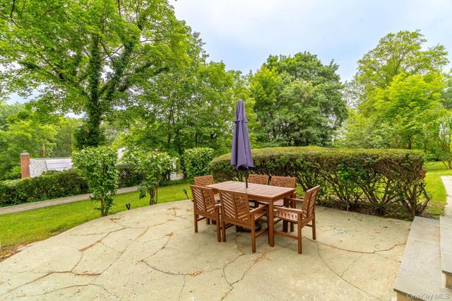 67 Malvern Lane, Scarsdale, NY 10583