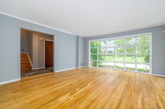 67 Malvern Lane, Scarsdale, NY 10583