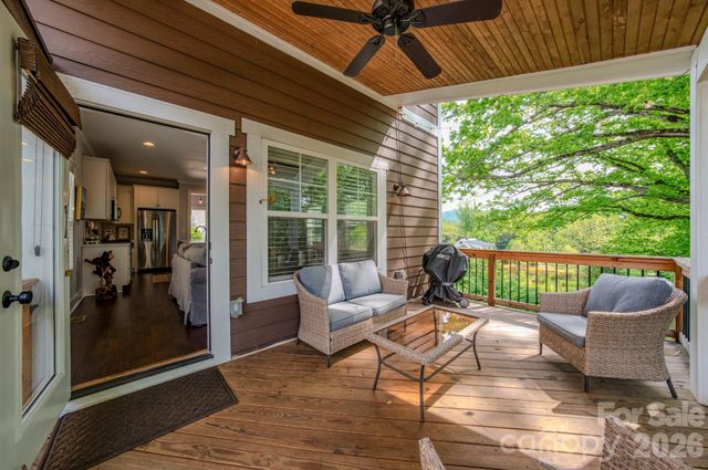 15 Tudor Way, Black Mountain, NC 28711