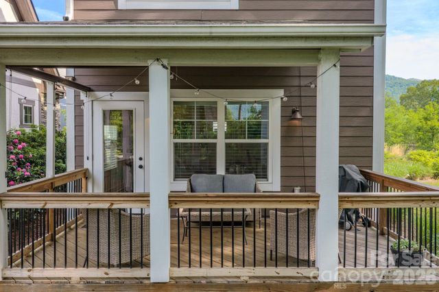 15 Tudor Way, Black Mountain, NC 28711