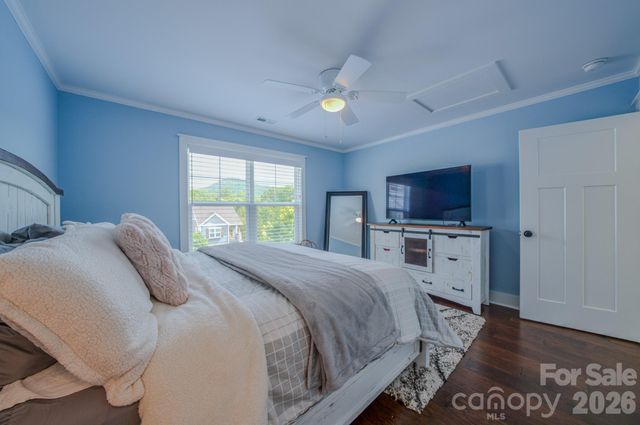 15 Tudor Way, Black Mountain, NC 28711