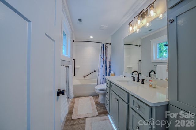 15 Tudor Way, Black Mountain, NC 28711