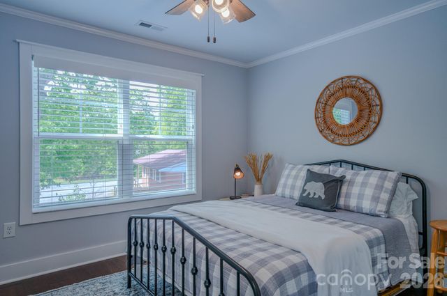 15 Tudor Way, Black Mountain, NC 28711
