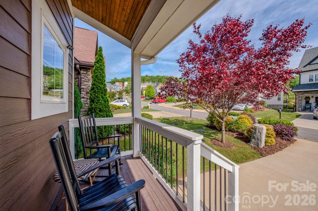 15 Tudor Way, Black Mountain, NC 28711