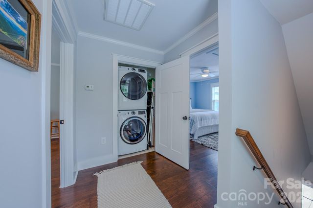 15 Tudor Way, Black Mountain, NC 28711