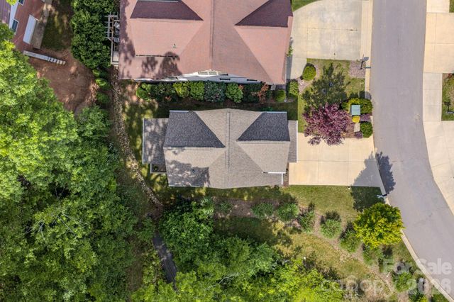 15 Tudor Way, Black Mountain, NC 28711