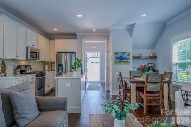 15 Tudor Way, Black Mountain, NC 28711