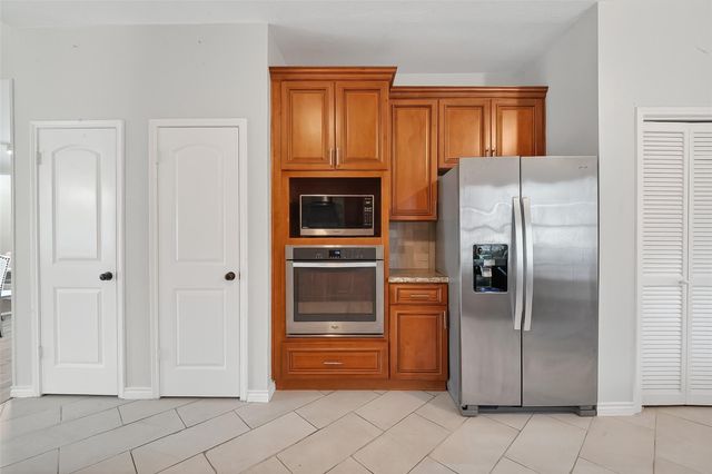 12727 Ashford Knoll Drive, Houston, TX 77082