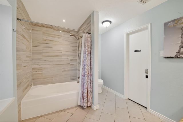 12727 Ashford Knoll Drive, Houston, TX 77082