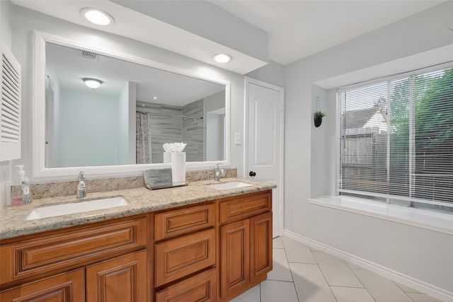 12727 Ashford Knoll Drive, Houston, TX 77082