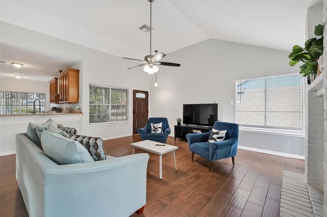 12727 Ashford Knoll Drive, Houston, TX 77082