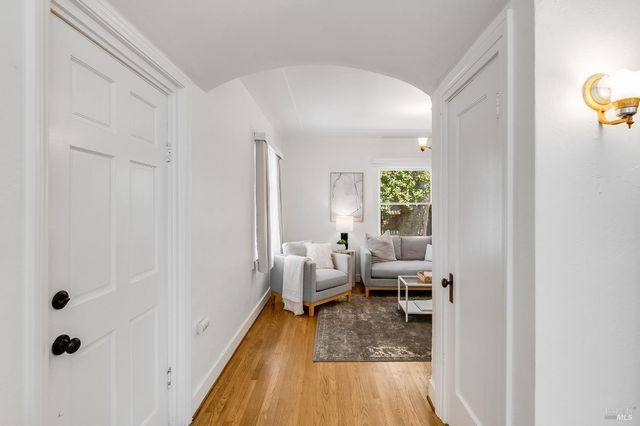 445 E H St, Benicia, CA 94510