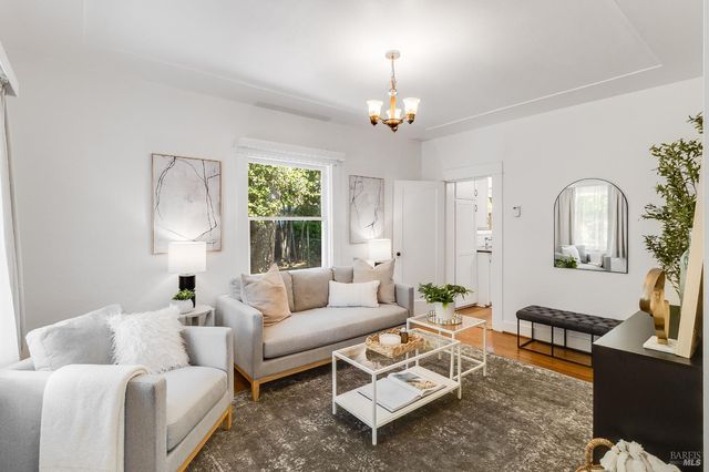 445 E H St, Benicia, CA 94510