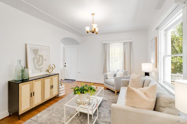 445 E H St, Benicia, CA 94510