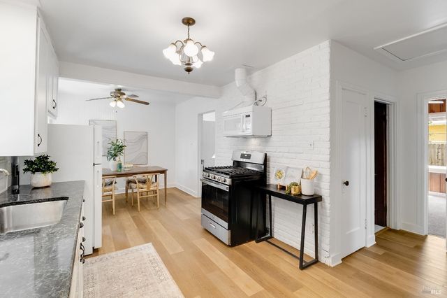 445 E H St, Benicia, CA 94510