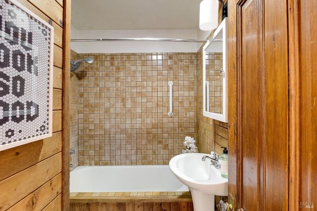 445 E H St, Benicia, CA 94510