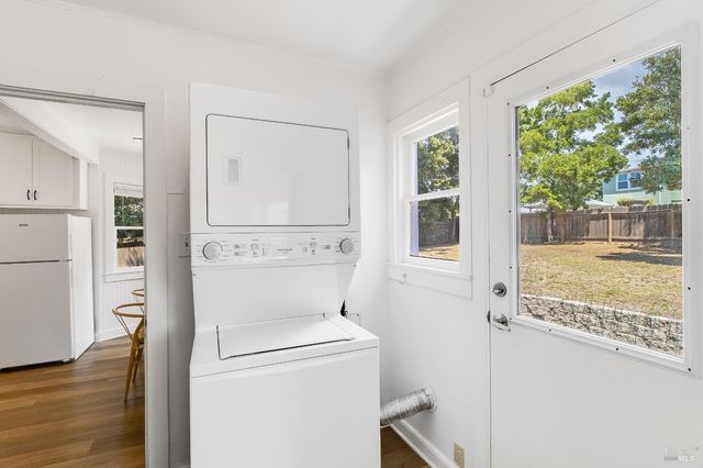 445 E H St, Benicia, CA 94510
