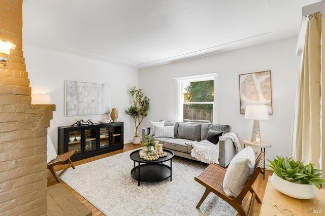 445 E H St, Benicia, CA 94510