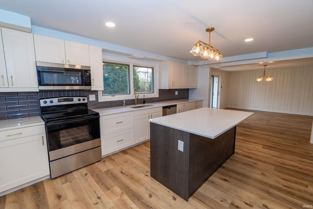 17370 Parker Drive, South Bend, IN 46635