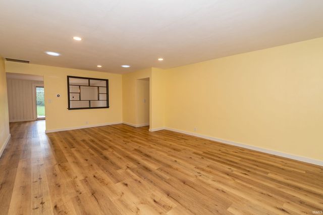 17370 Parker Drive, South Bend, IN 46635