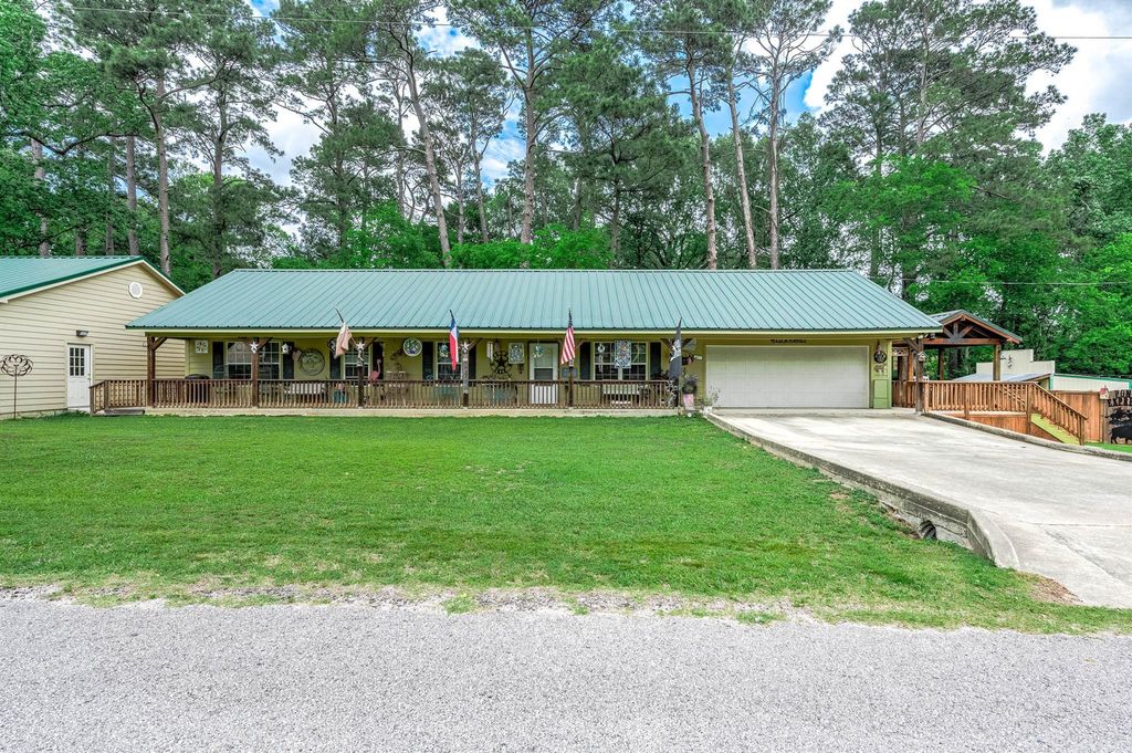 100 Magnolia Place, Coldspring, TX 77331