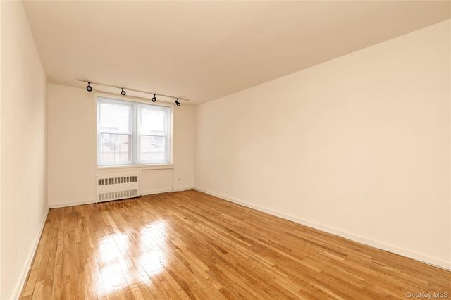 31-85 Crescent Street 2nd, Astoria, NY 11106