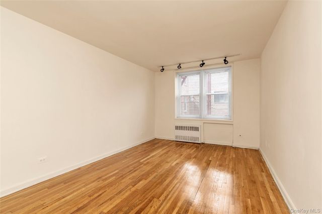 31-85 Crescent Street 2nd, Astoria, NY 11106