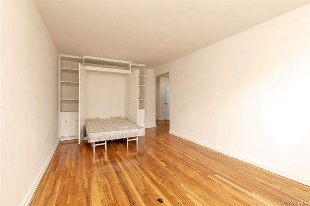 31-85 Crescent Street 2nd, Astoria, NY 11106