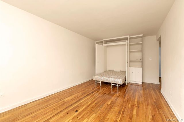 31-85 Crescent Street 2nd, Astoria, NY 11106