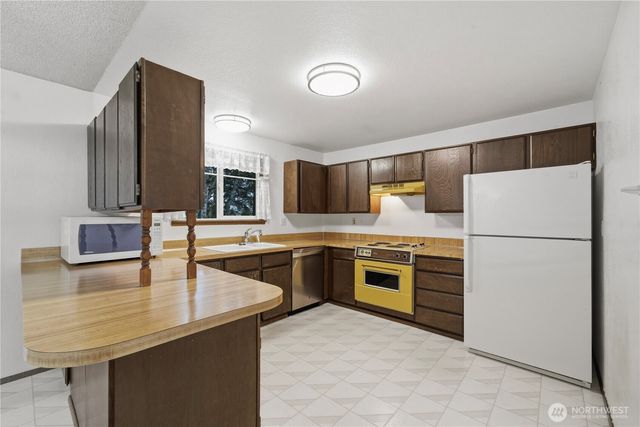 14055 SE 202nd Street, Kent, WA 98042