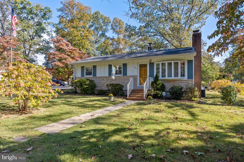 301 LIGHT STREET AVE, Pasadena, MD 21122