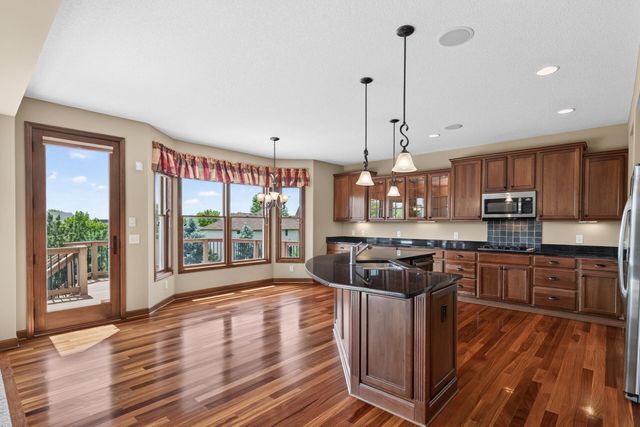 9020 Warren Court, Victoria, MN 55386