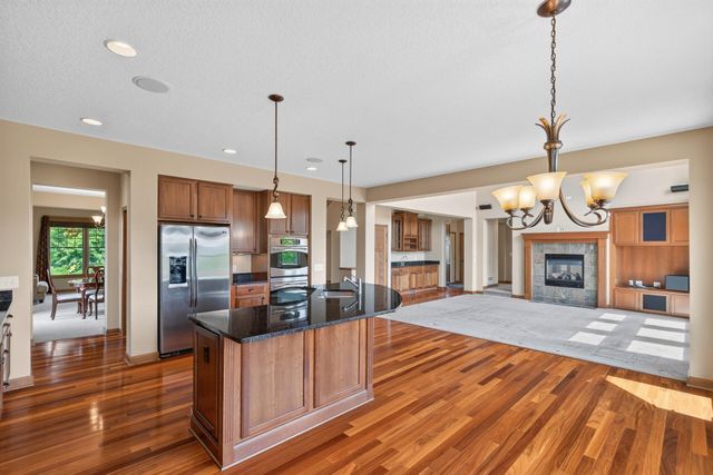 9020 Warren Court, Victoria, MN 55386