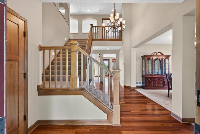9020 Warren Court, Victoria, MN 55386