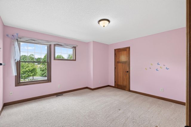 9020 Warren Court, Victoria, MN 55386
