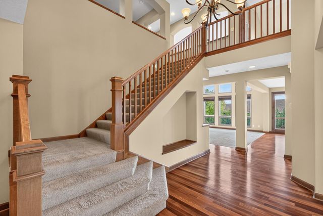 9020 Warren Court, Victoria, MN 55386