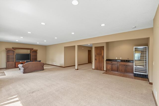 9020 Warren Court, Victoria, MN 55386