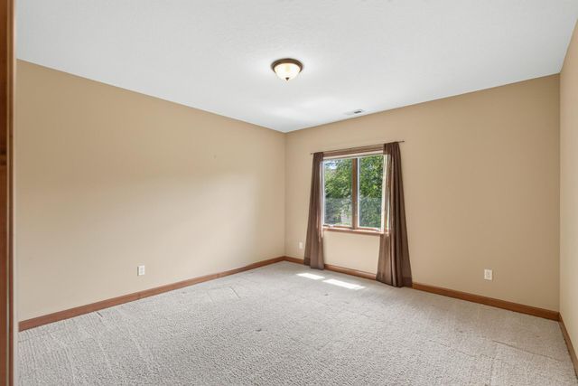 9020 Warren Court, Victoria, MN 55386
