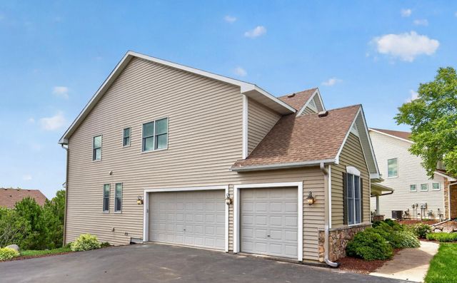 9020 Warren Court, Victoria, MN 55386