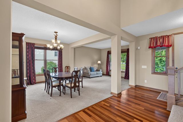 9020 Warren Court, Victoria, MN 55386
