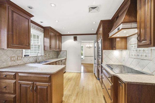 1565 STANFORD LN, Paoli, PA 19301