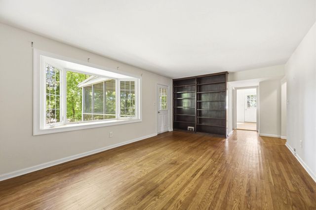 1565 STANFORD LN, Paoli, PA 19301